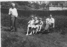 Arnold Ashton, Margaret Ashton, Ann Dawson, Anthony AShton, Jos b-1922